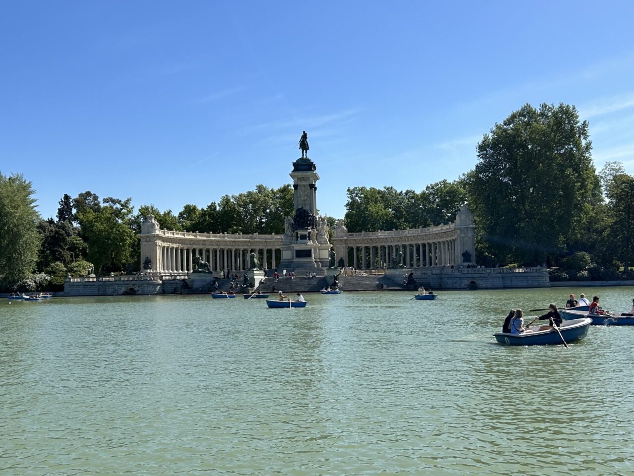 parc retiro à Madrid l'étang